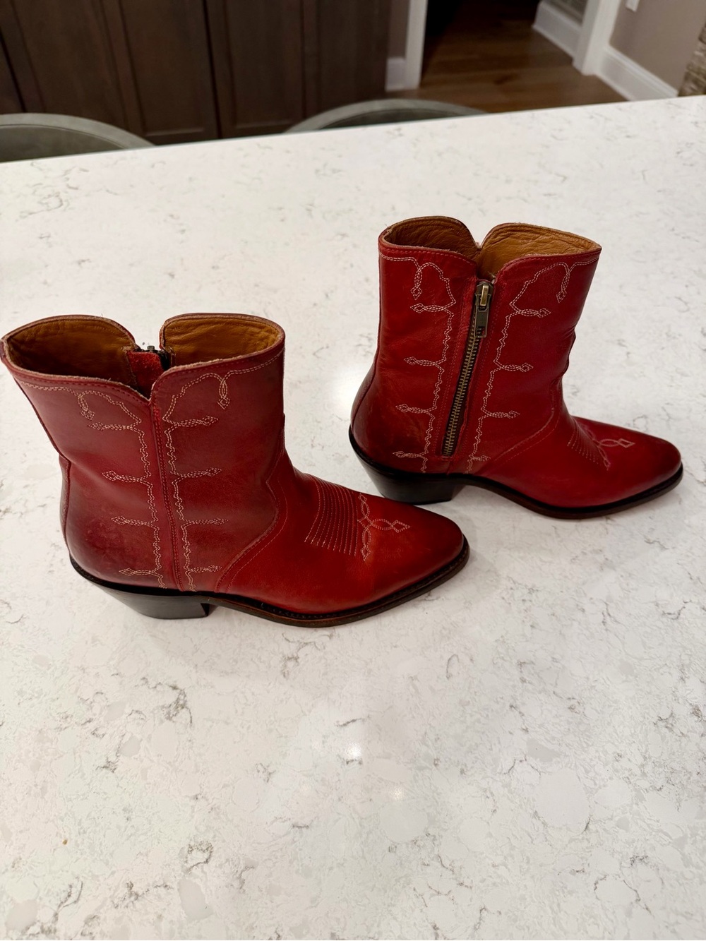 Luchesse Women’s Red Leather Western Ankle Boots Like New Size 7.5 - Picture 4 of 13